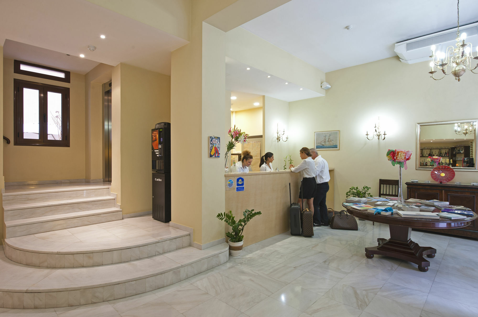 Efplias Hotel Apartments Пирей Экстерьер фото