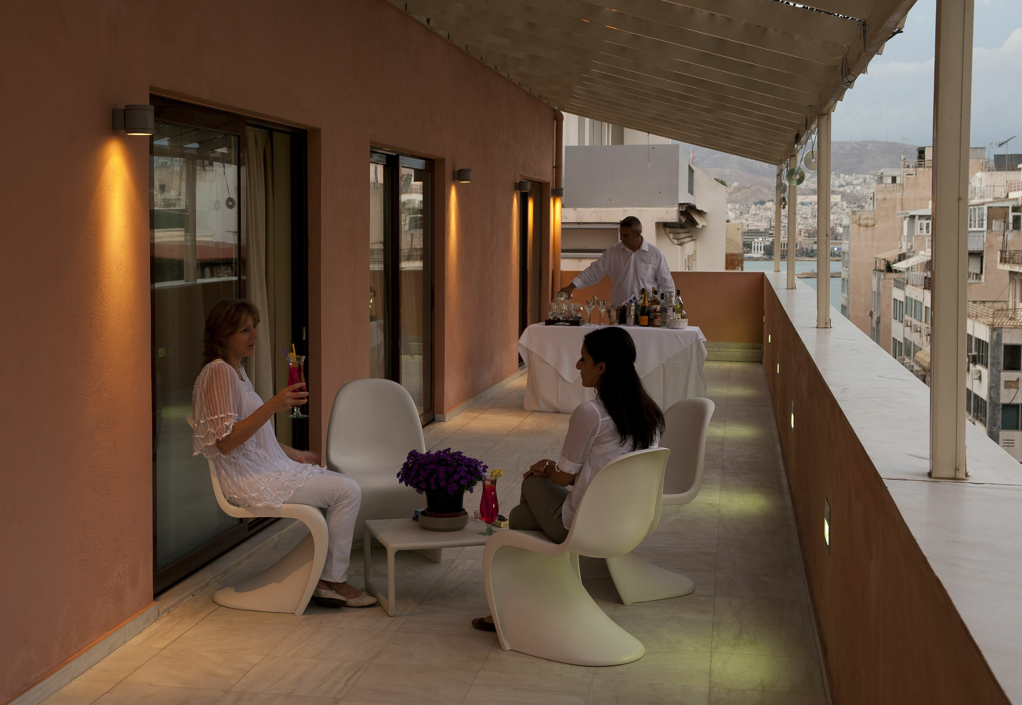 Efplias Hotel Apartments Пирей Экстерьер фото